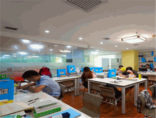 小馬過河教育 專業教育咨詢，助力學子揚帆遠航